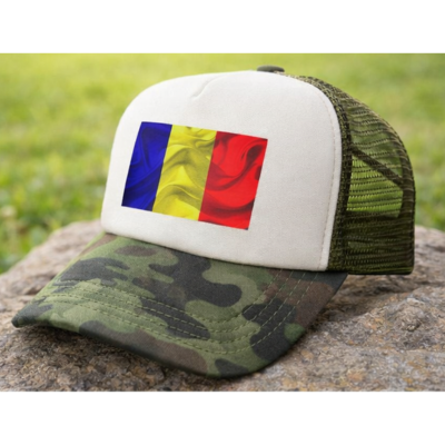Șapcă trucker camuflaj cu drapelul României – Imprimare DTF