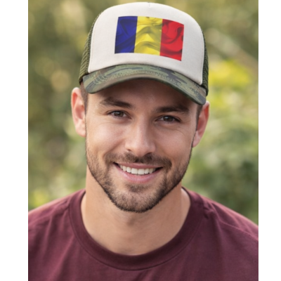 Șapcă trucker camuflaj cu drapelul României – Imprimare DTF