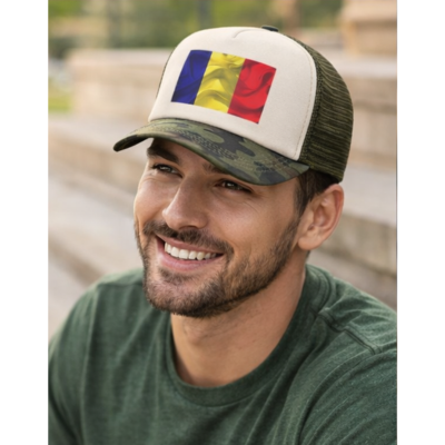 Șapcă trucker camuflaj cu drapelul României – Imprimare DTF